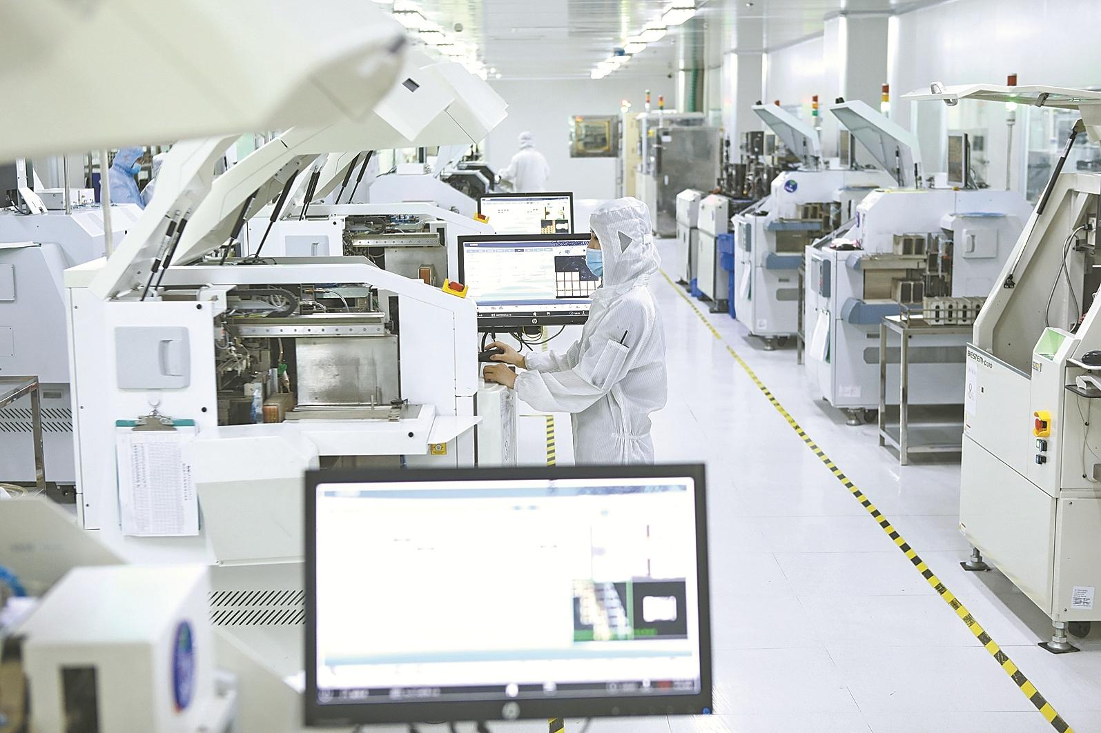 半導(dǎo)體無塵車間的圖片 半導(dǎo)體無塵車間的圖片